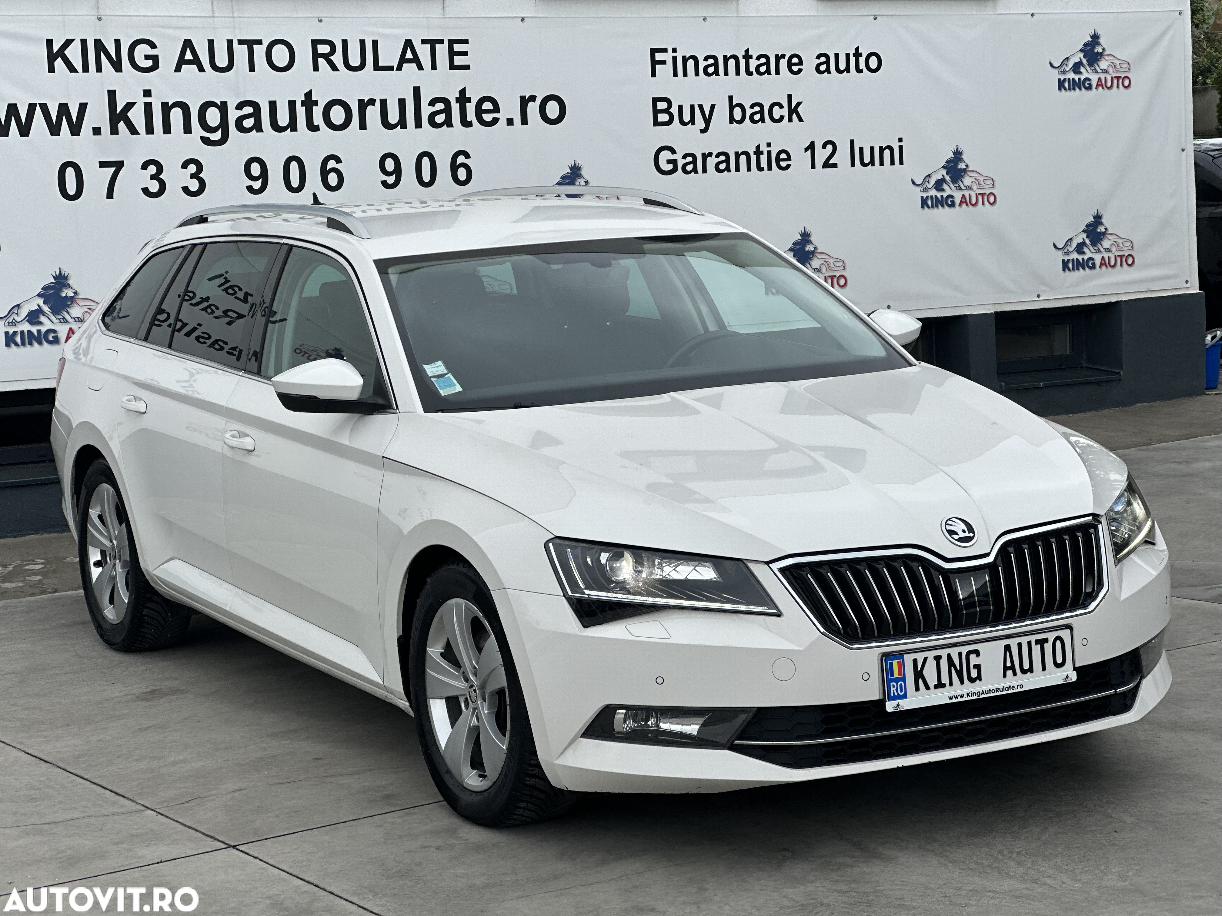 Skoda Superb Combi 2.0 TDI DSG Ambition - 2