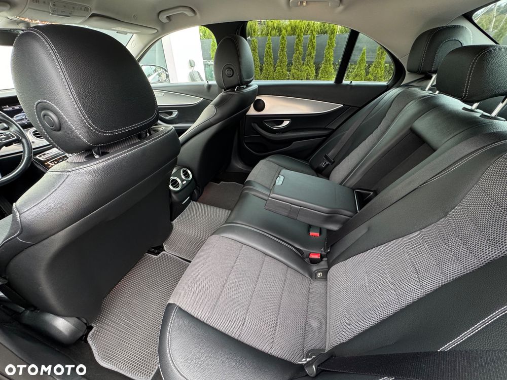 Mercedes-Benz Klasa E 220 d Business Edition 9G-TRONIC - 34