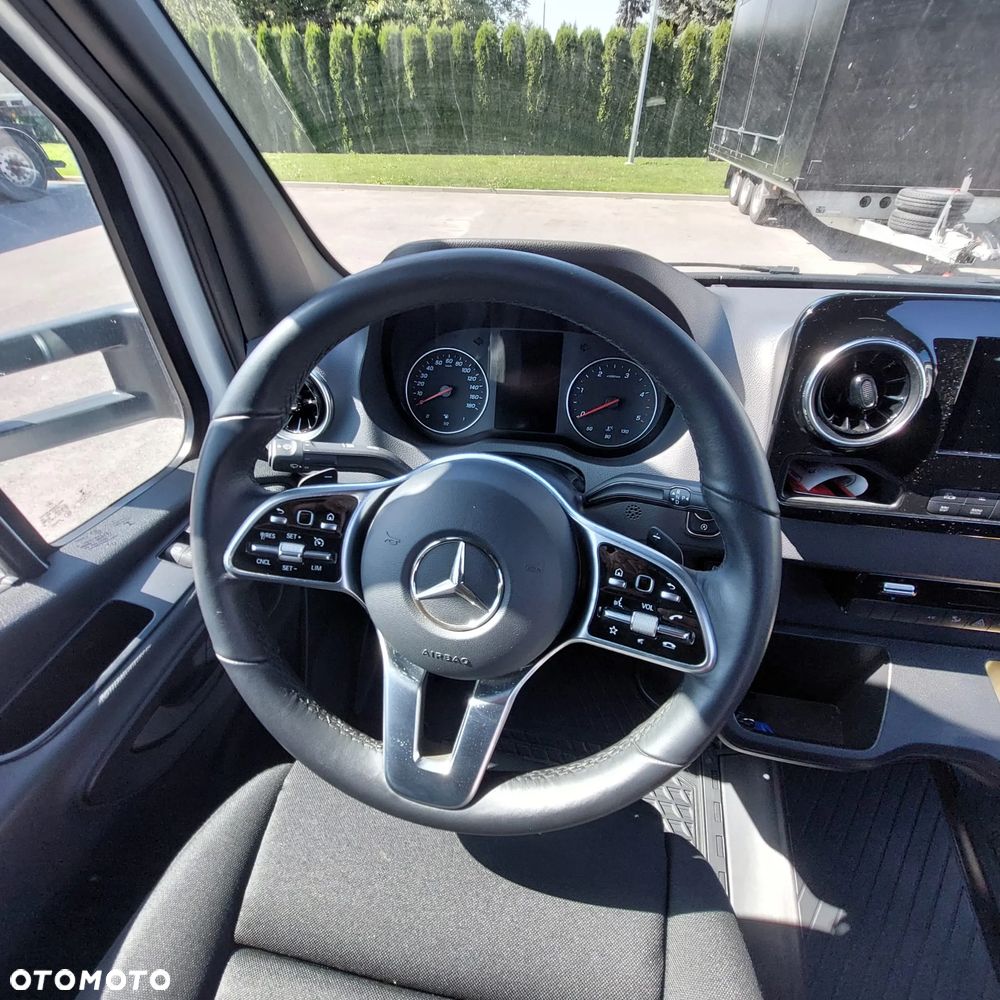 Mercedes-Benz Sprinter - 29