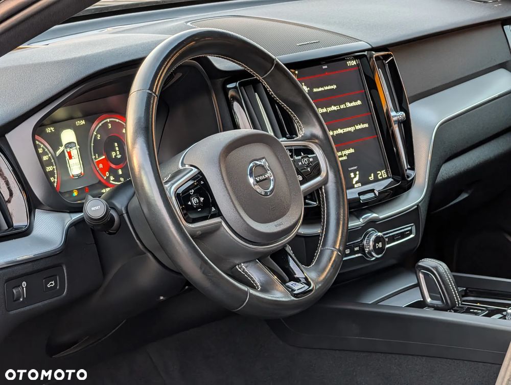 Volvo XC 60 D5 AWD R-Design - 21