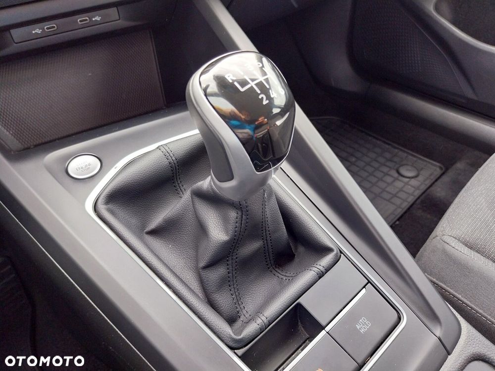 Volkswagen Golf - 25