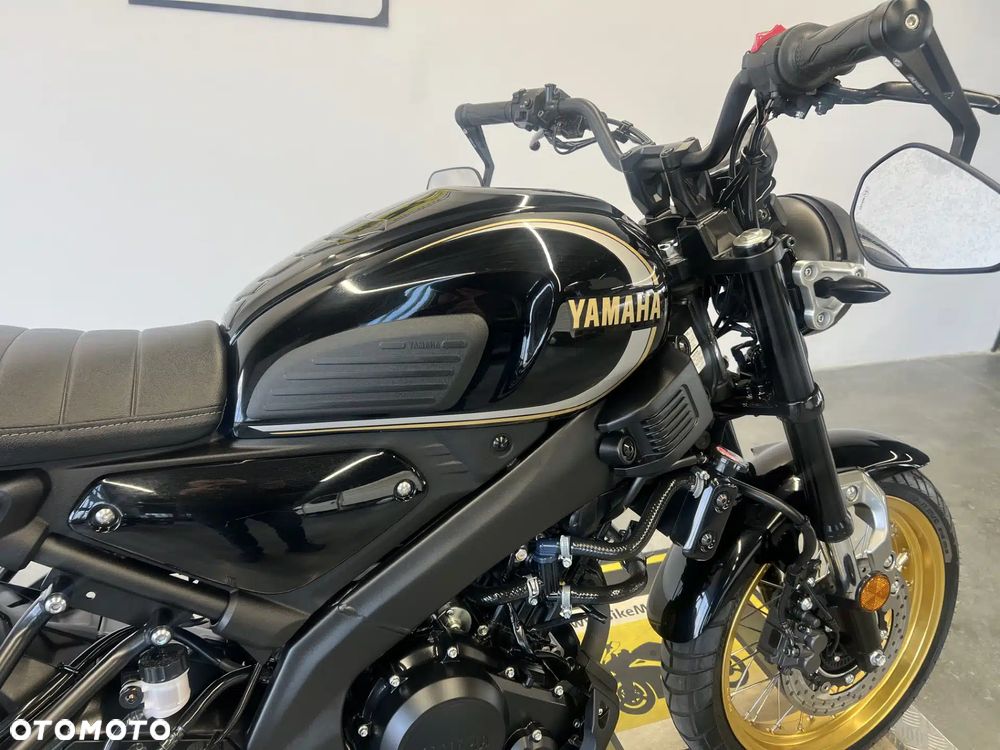 Yamaha XSR - 24