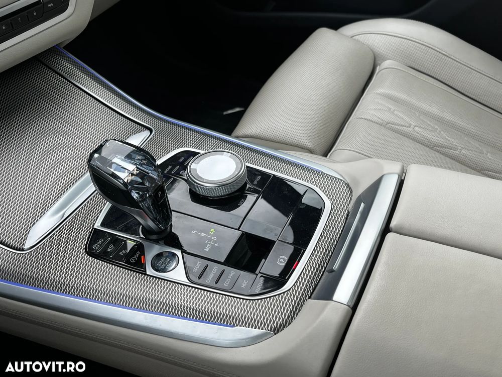 BMW X5 M M50i - 23