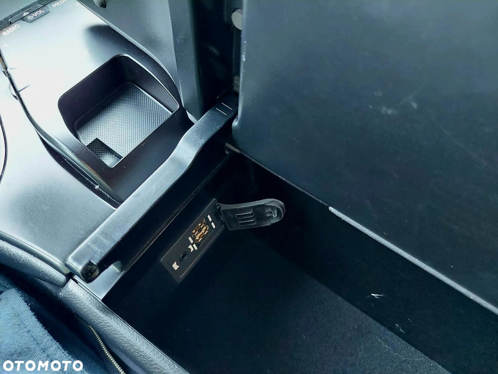 Lexus UX 200 GPF Pure 2WD - 33