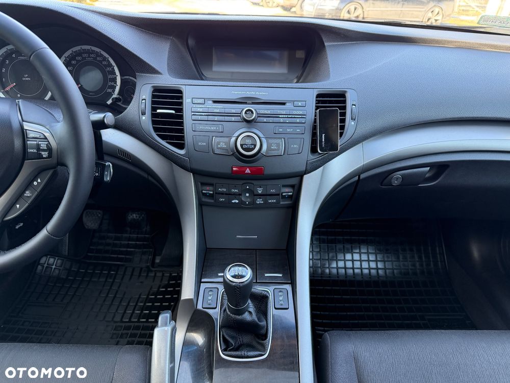 Honda Accord 2.0 Lifestyle - 28