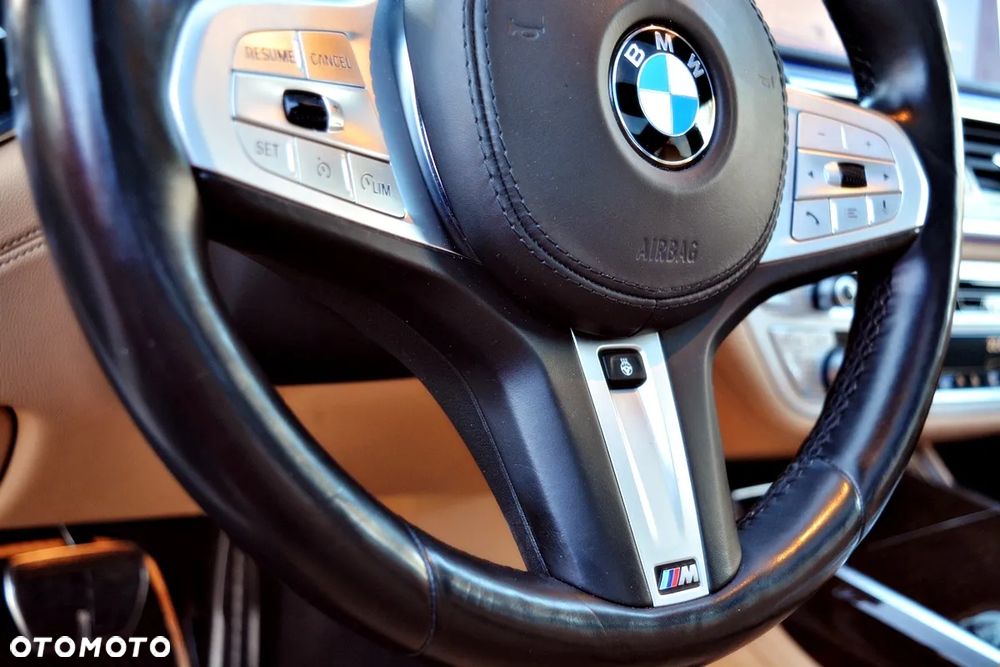 BMW Seria 7 750Li xDrive - 13