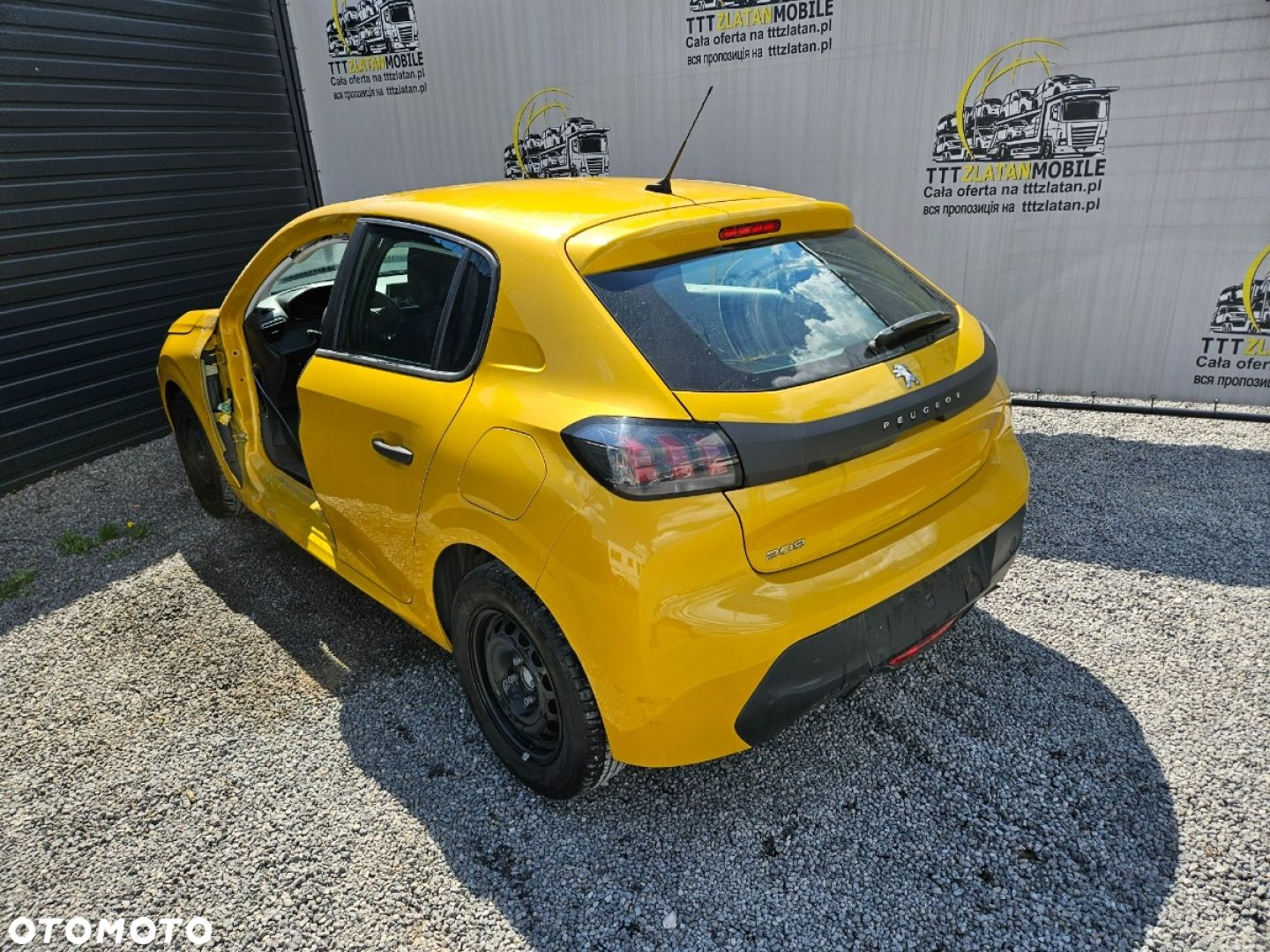 Peugeot 208 - 18