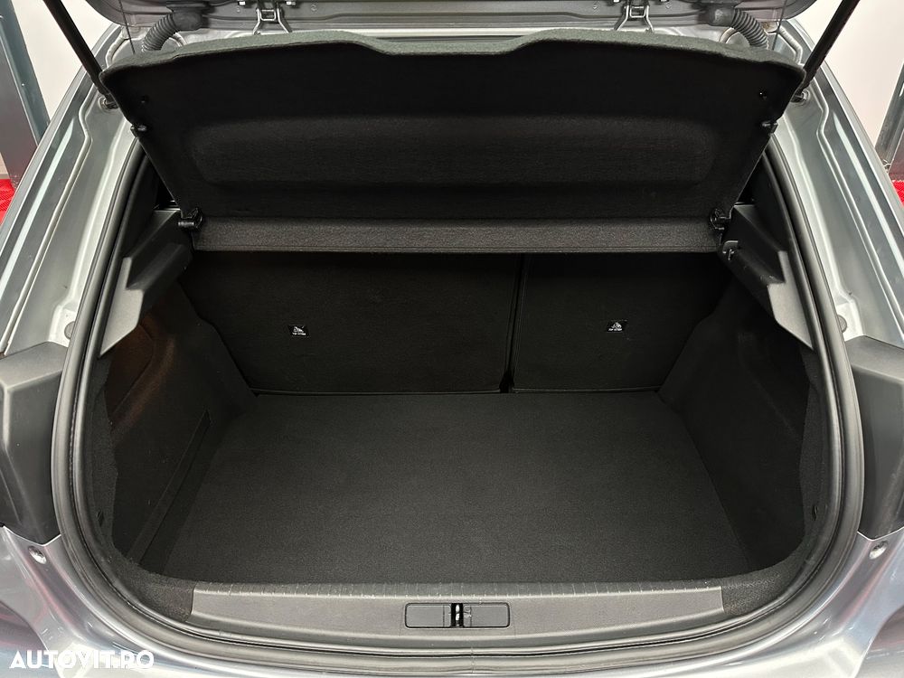 Peugeot 208 1.2 L PureTech STT EAT8 Allure - 36