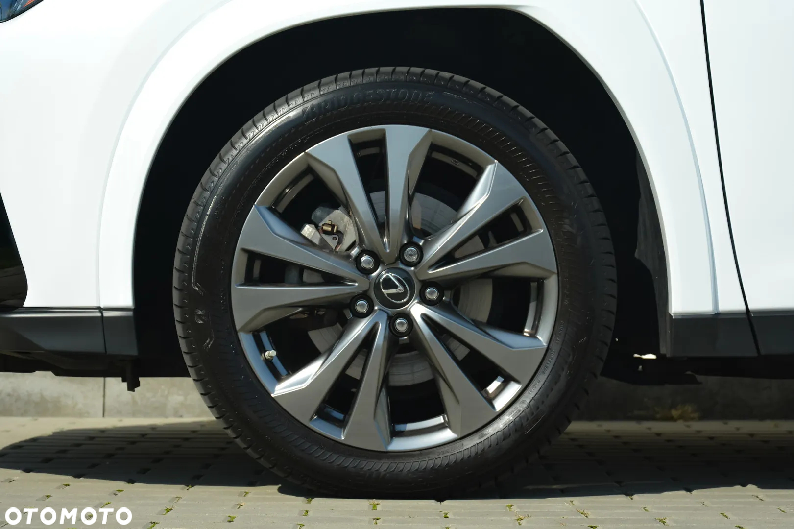 Lexus UX 250h GPF F Sport 2WD - 8