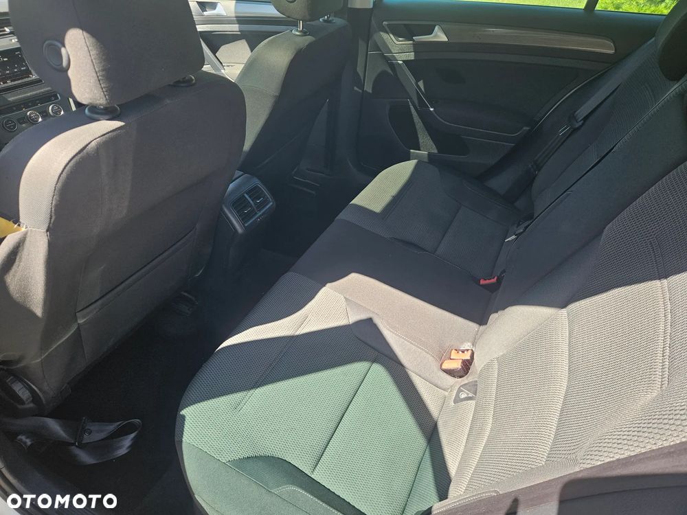 Volkswagen Golf - 16
