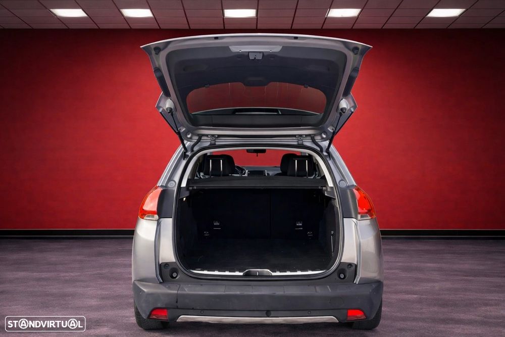 Peugeot 2008 1.2 PureTech Allure - 9