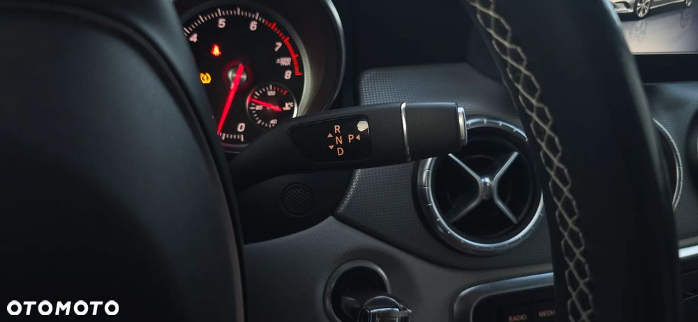 Mercedes-Benz CLA 220 4-Matic - 28