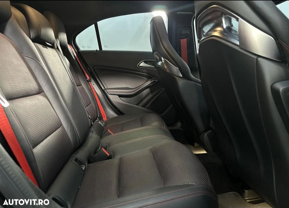 Mercedes-Benz A 45 AMG 4Matic AMG Speedshift 7G-DCT - 9