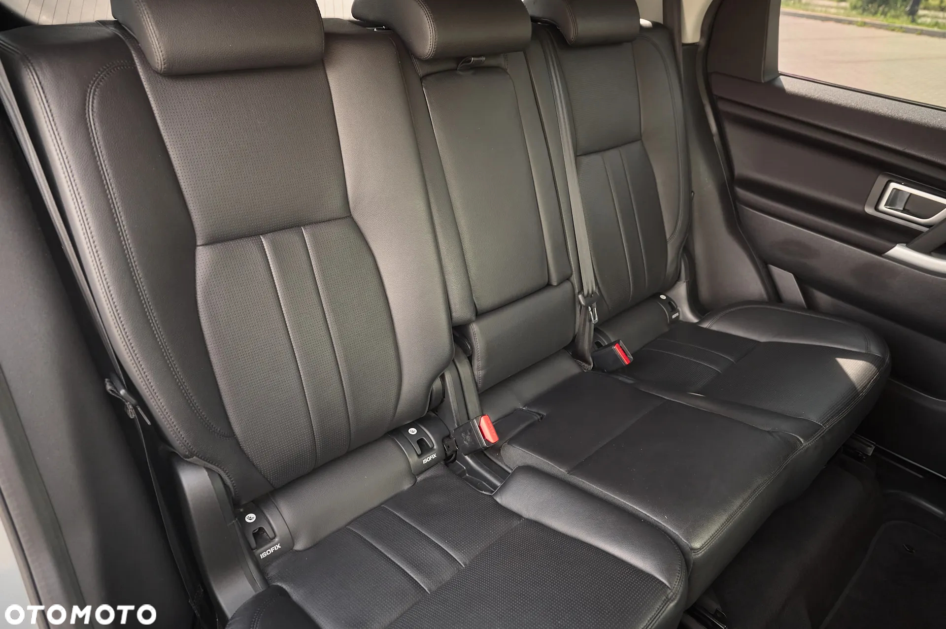 Land Rover Discovery Sport 2.0 eD4 HSE Luxury - 31
