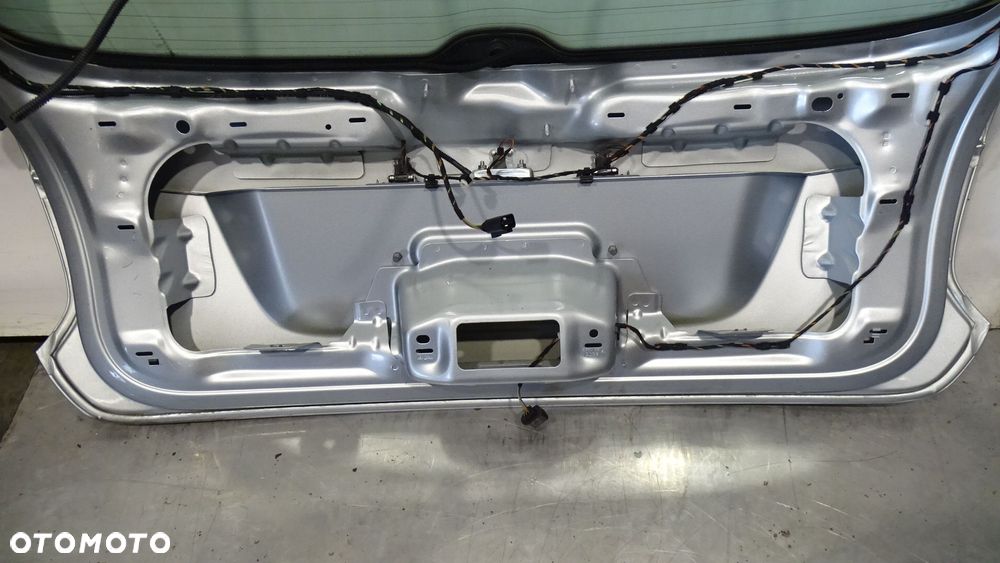 KLAPA TYŁ BAGAŻNIKA VOLKSWAGEN GOLF V 1.4TSI - 9