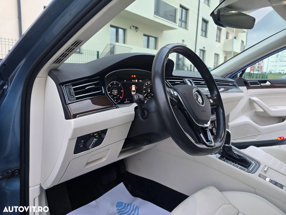 Volkswagen Passat - 12
