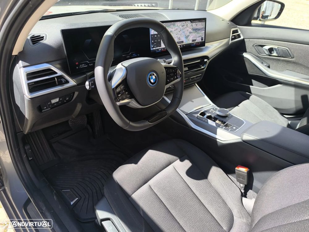 BMW 330 e Auto - 7