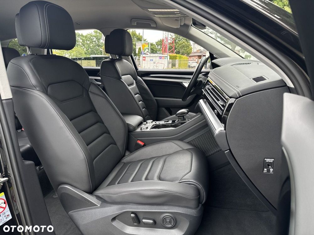 Volkswagen Touareg 3.0 V6 TDI 4Motion R-Line - 12