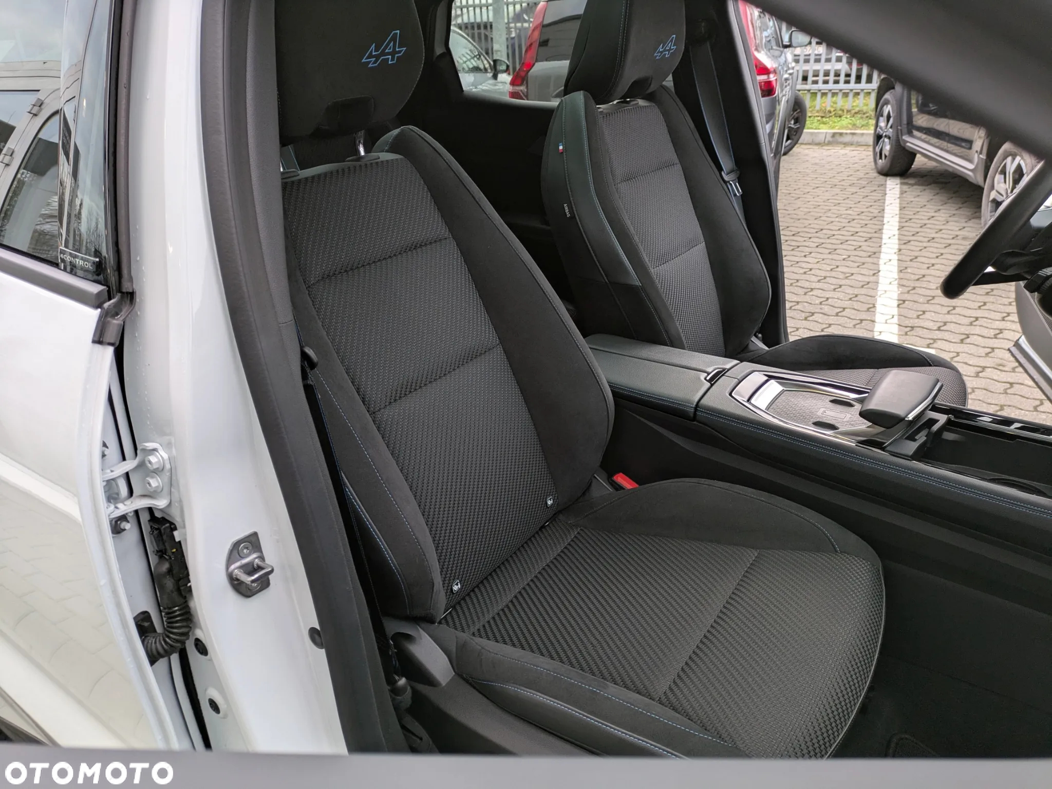 Renault Austral 1.2 E-Tech Full Hybrid 200 Iconic esprit Alpine MMT - 10