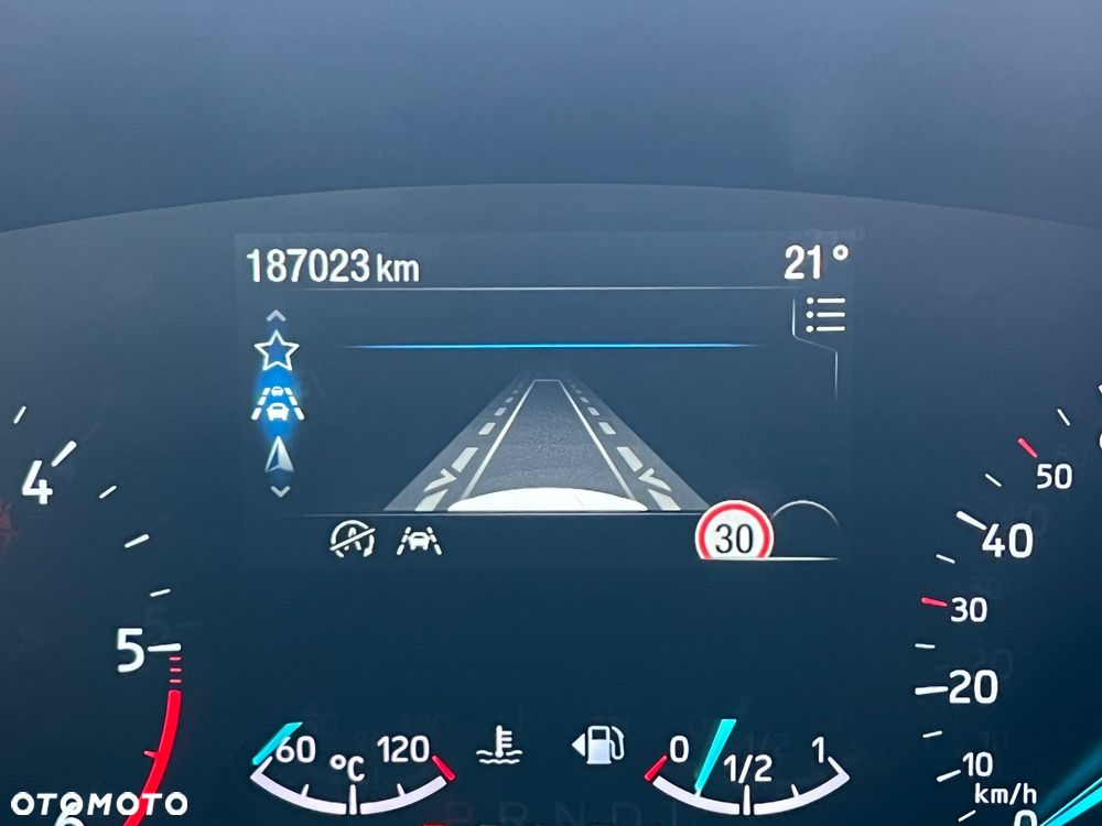 Ford Focus 2.0 EcoBlue Titanium - 26