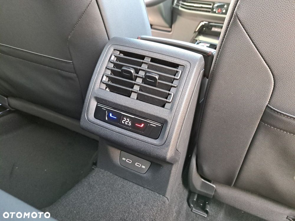 Volkswagen Golf - 23