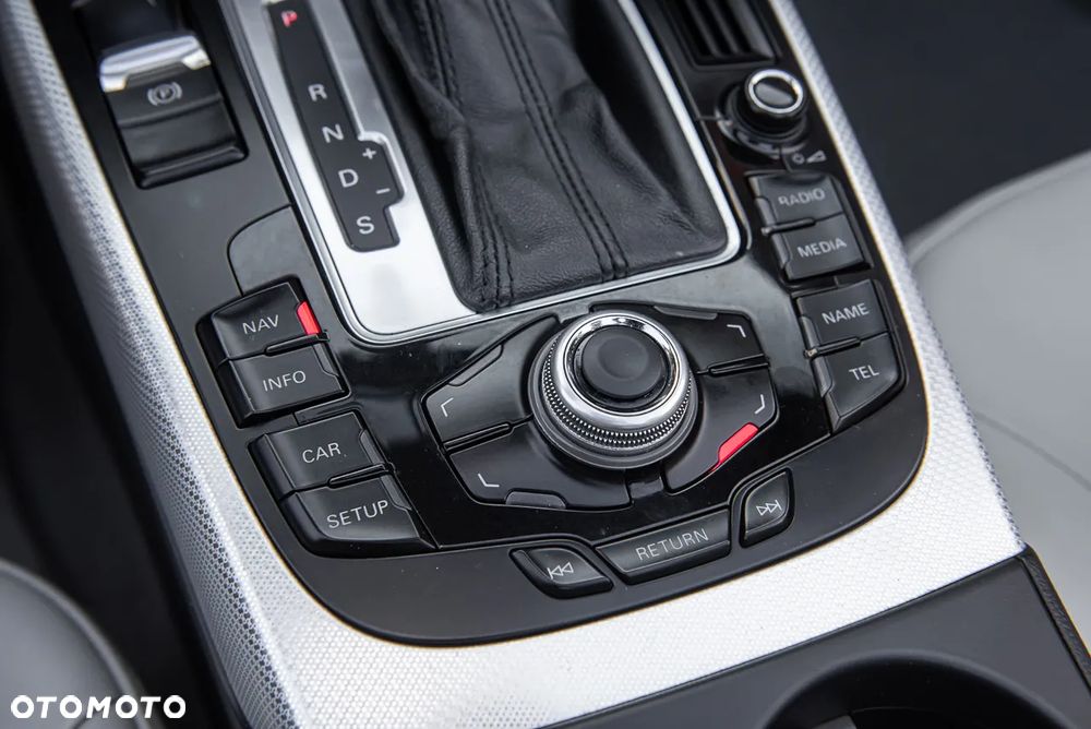 Audi A5 Cabrio 3.2 FSI quattro S tronic - 24