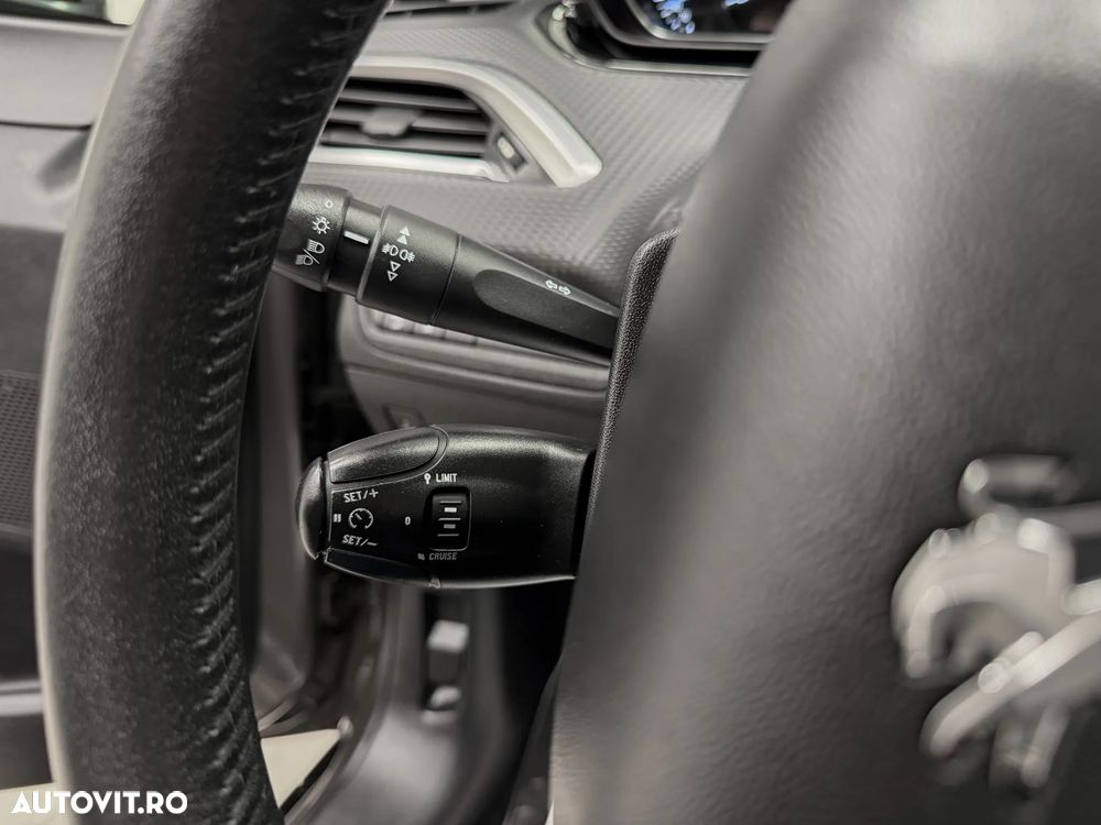 Peugeot 2008 PureTech 82 Style - 28