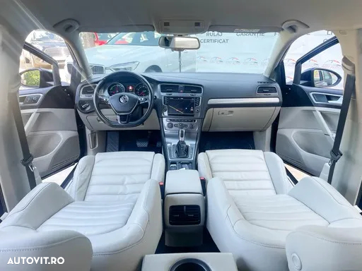 Volkswagen e-Golf - 14
