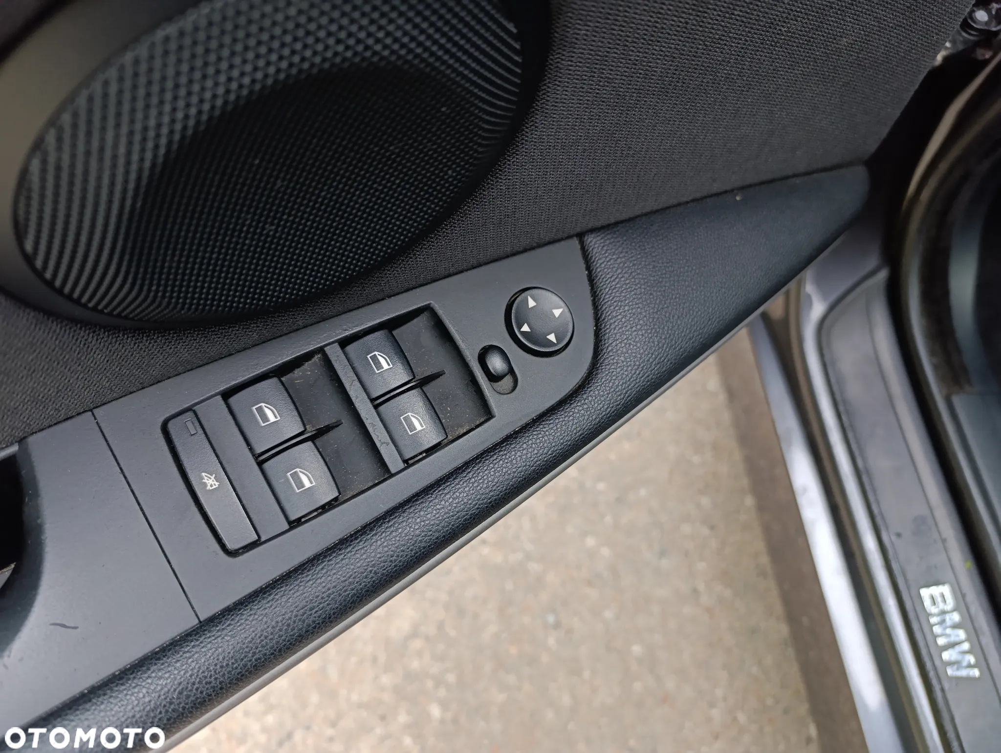 BMW Seria 3 318i Touring - 13