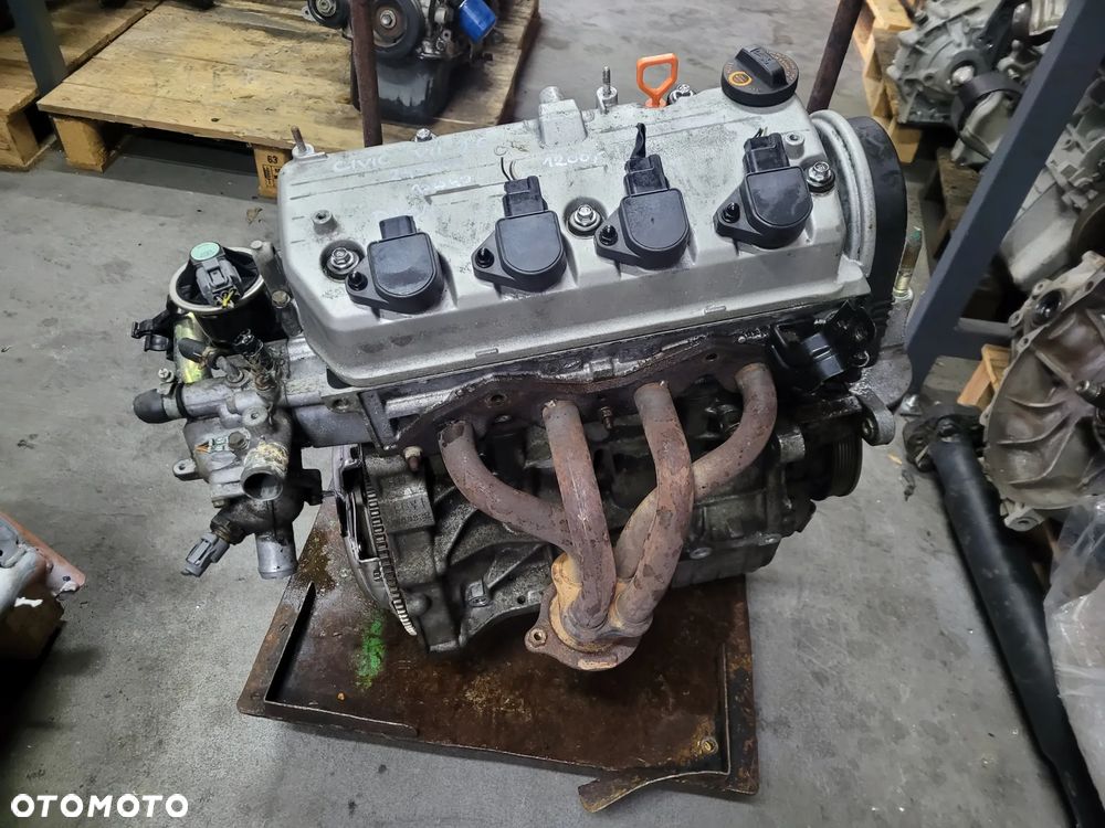 Honda civic VII sedan 1.6 D16V1 Silnik - 3