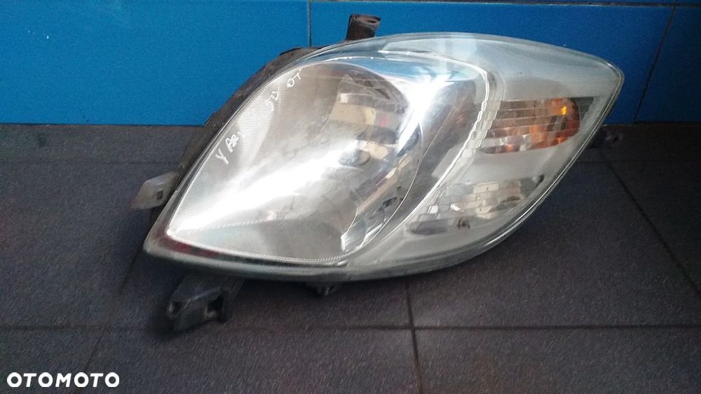Lampa lewy prawy przód tył Toyota Yaris II 5D - 7