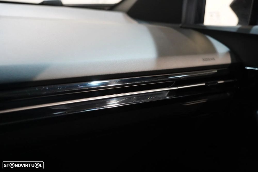 MG MG4 64 kWh Luxury - 36