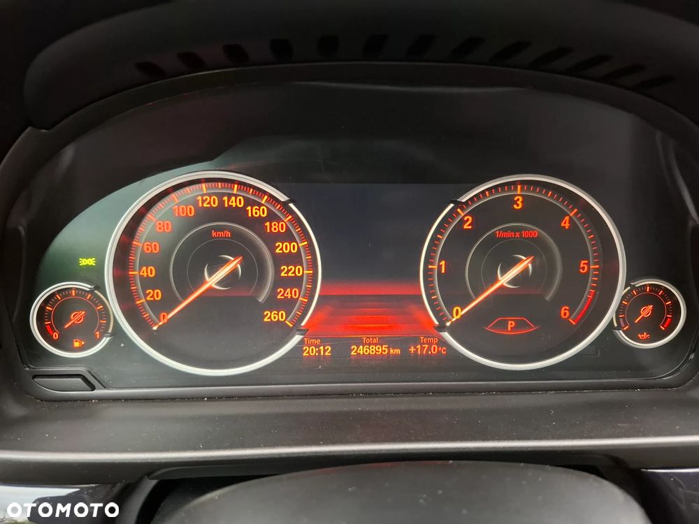 BMW Seria 5 525d xDrive - 40