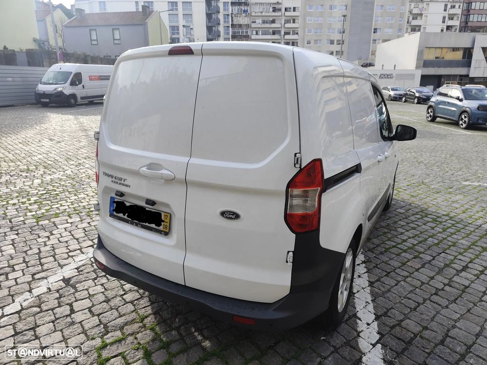 Ford Transit Courier - 12