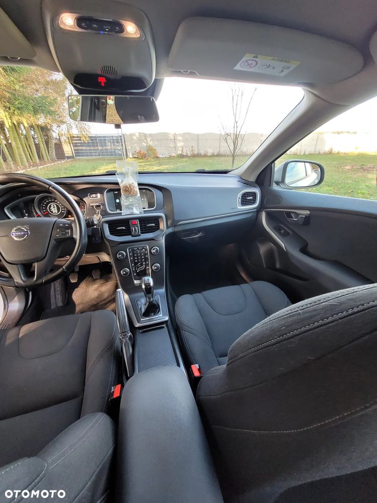Volvo V40 D2 - 21