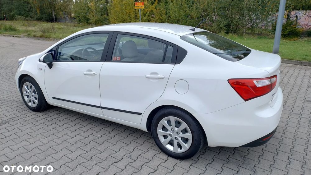 Kia Rio 1.2 M - 10