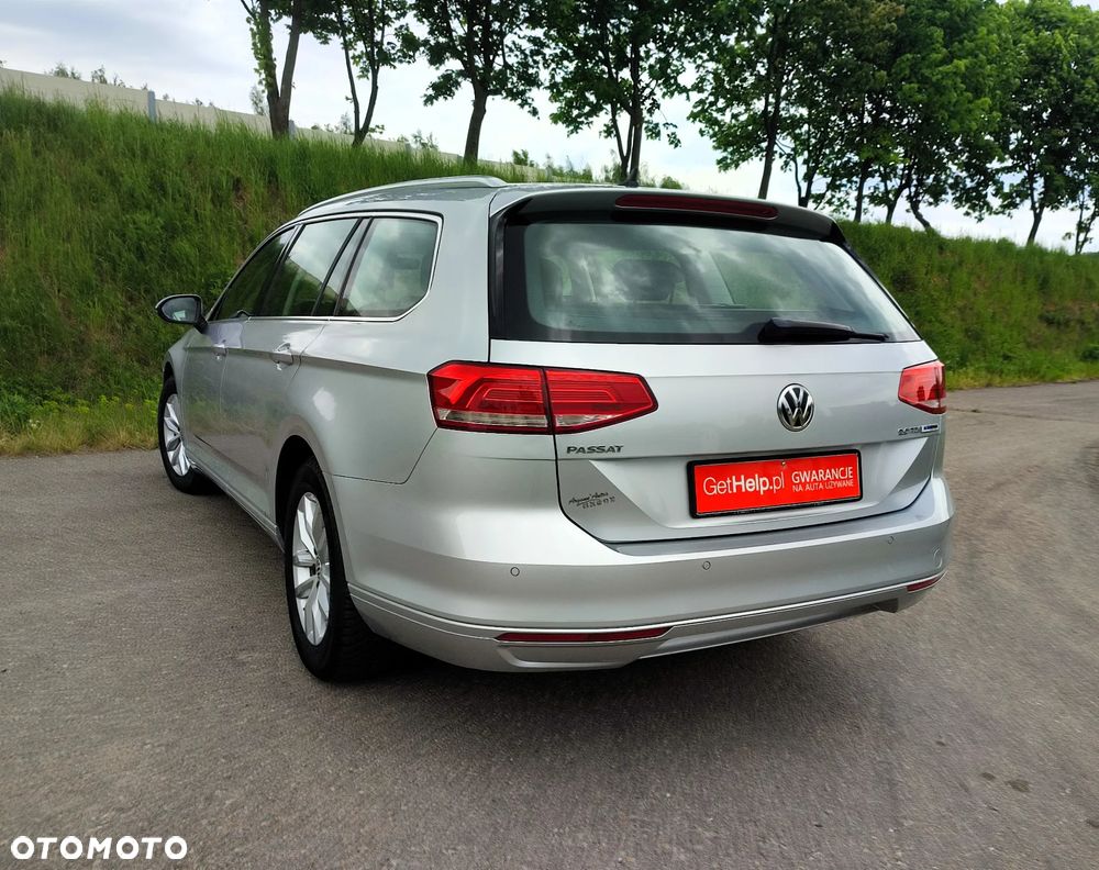 Volkswagen Passat Variant 2.0 TDI (BlueMotion Technology) Highline - 11