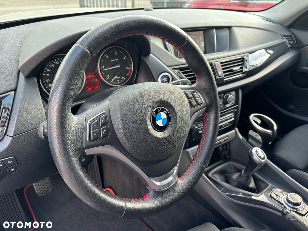 BMW X1 sDrive18d Sport Line - 40