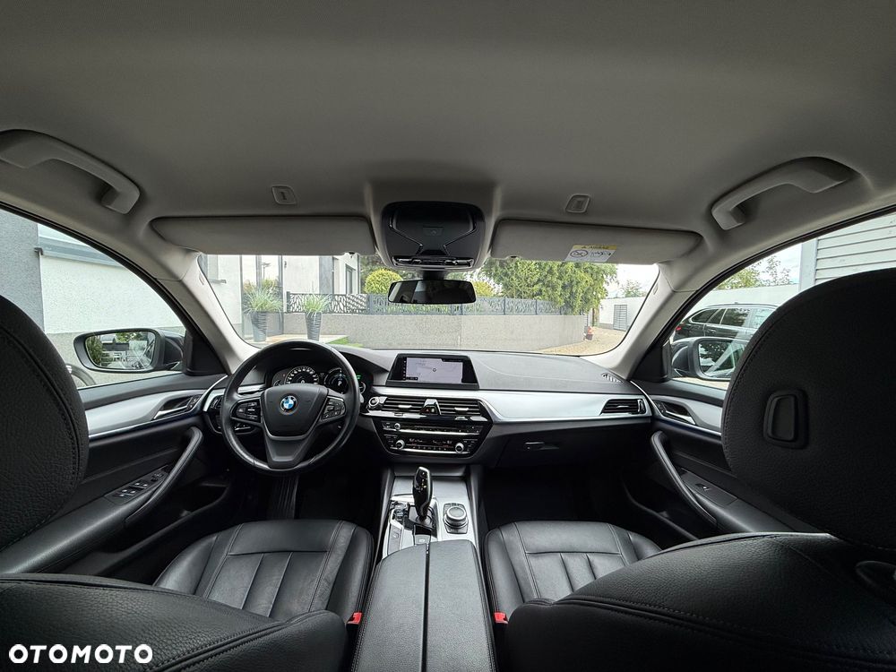 BMW Seria 5 530e iPerformance Sport Line sport - 26