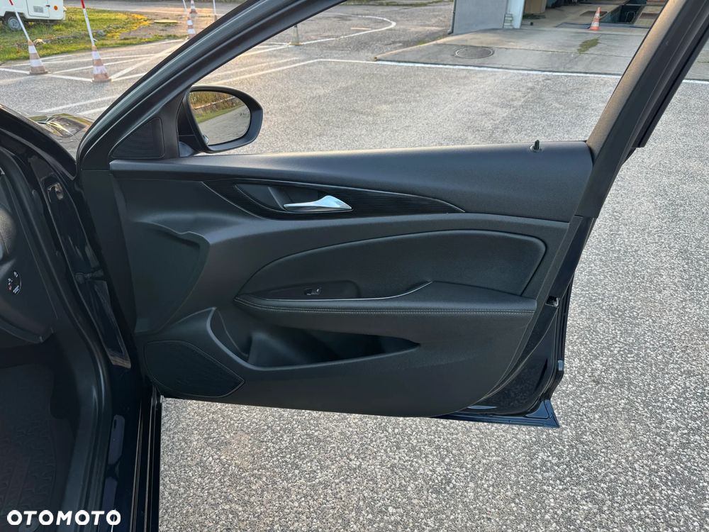 Opel Insignia Sports Tourer 2.0 Diesel Automatik Business Innovation - 32