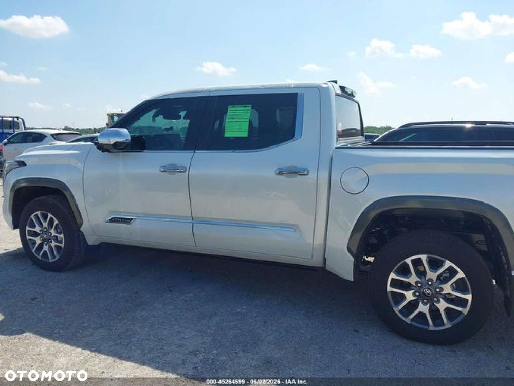 Toyota Tundra - 2