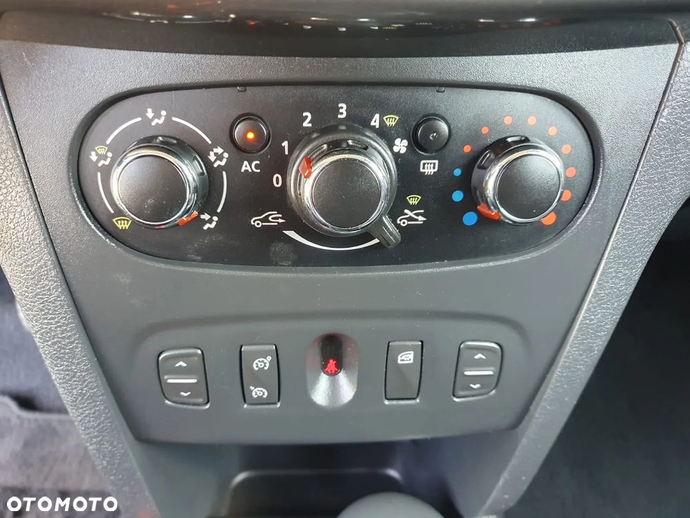 Dacia Sandero 0.9 TCe Laureate S&S - 28