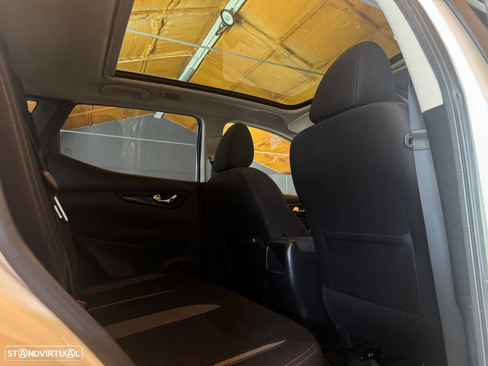 Nissan Qashqai 1.5 dCi N-Connecta - 17