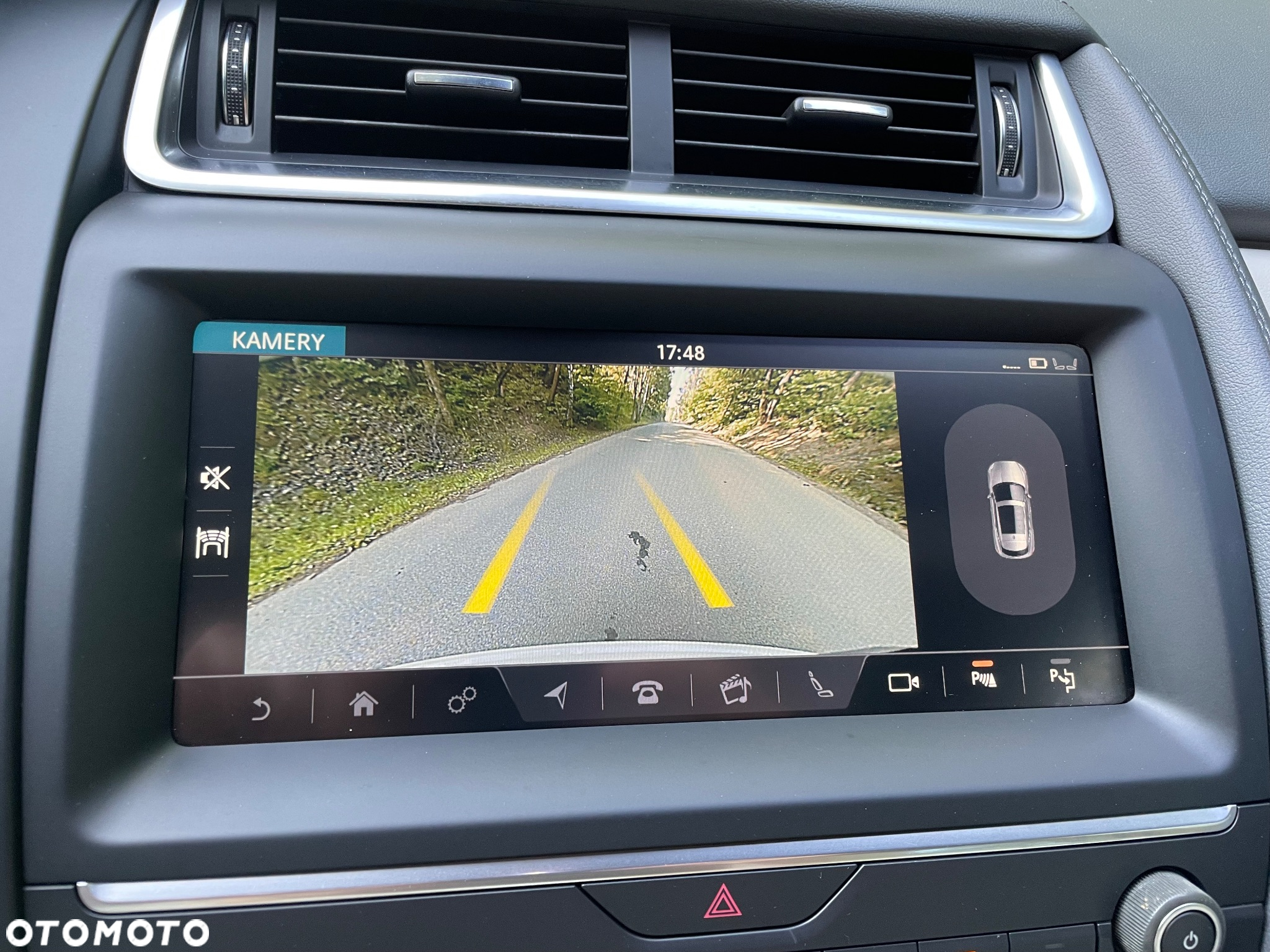 Jaguar E-Pace P250 AWD R-Dynamic SE - 19