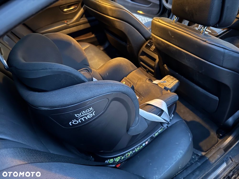 BMW Seria 5 528i - 14
