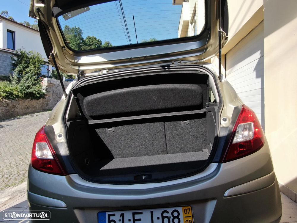 Opel Corsa 1.2 Cosmo - 9