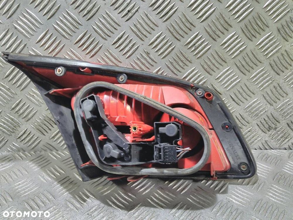 LAMPA PRAWA TYLNA RENAULT VEL SATIS - 2