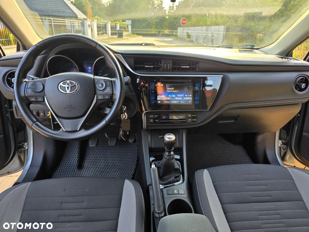 Toyota Auris 1.6 Premium - 21
