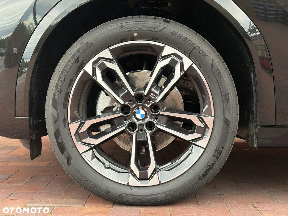 BMW iX2 eDrive20 66.5kWh M Sport - 12