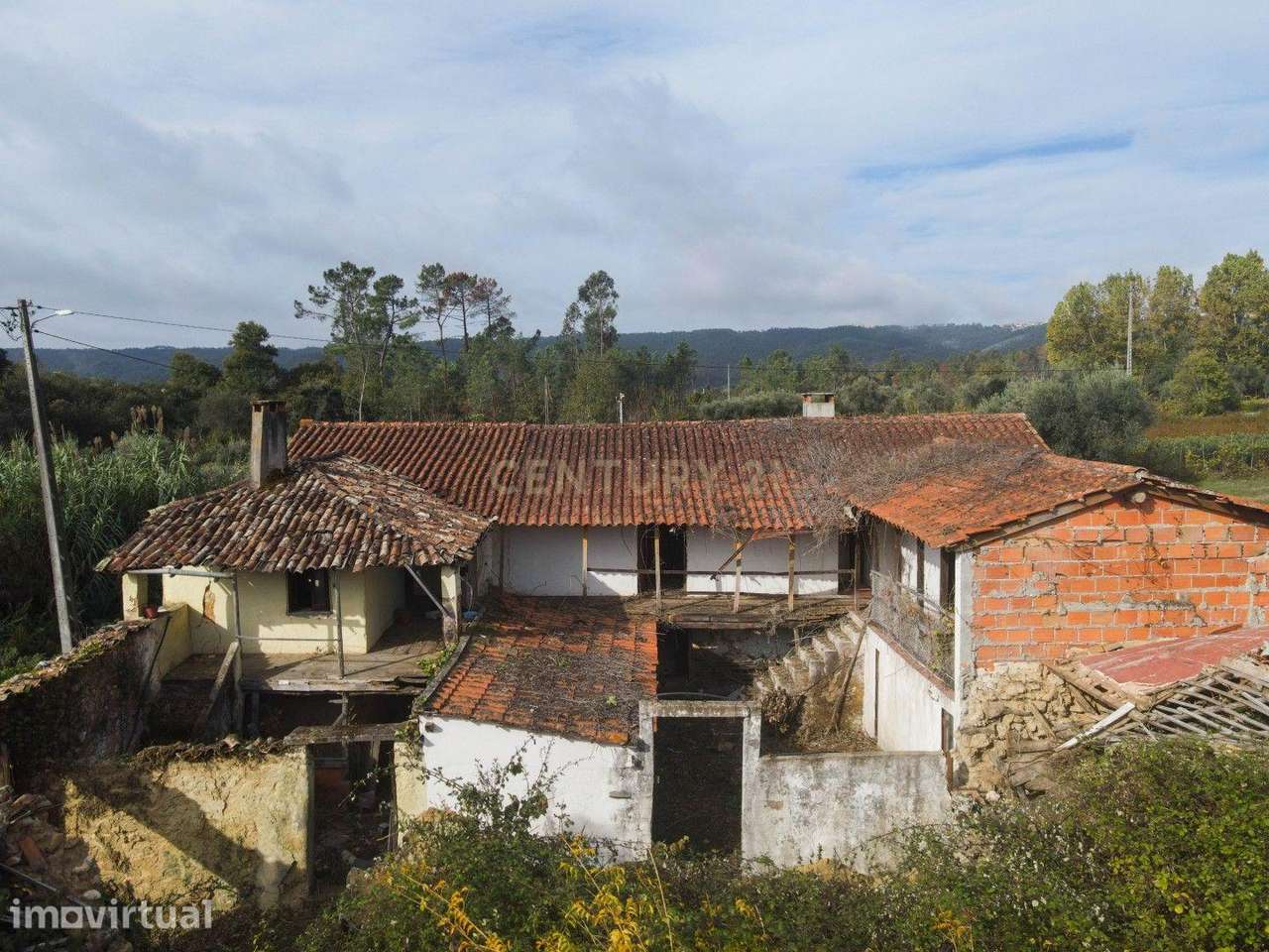 Casa para Restaurar com Pátio e Quintal | Potencial de Investimento - Grande imagem: 2/23